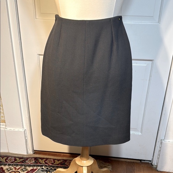 Vintage EUC Emporio Armani Beautifully Embellished Gray/Blue Suit Jacket/Skirt 🤩 - Picture 10 of 16